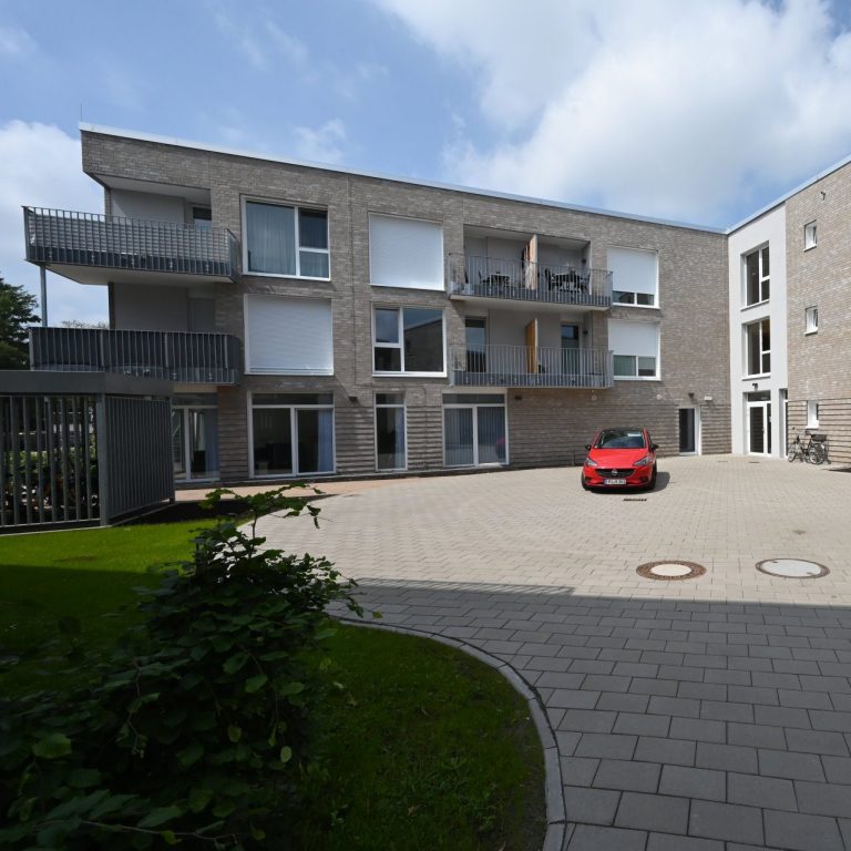 Dieses Foto zeigt die Ansicht des Wohngebäudes in Oldenburg / Bürgerfelde Dieses Foto zeigt die Ansicht des Wohngebäudes in Oldenburg / Bürgerfelde