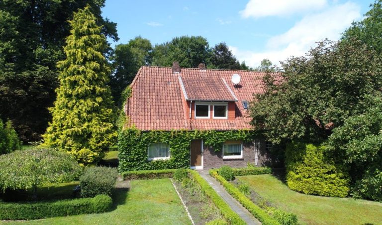 Diese Foto zeigt den bereits durch die HEYEN Immobilien vermittelten Resthof in Jade / Jaderberg