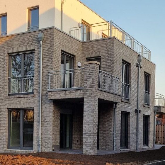 Dieses Foto zeigt die Straßenansicht des Wohngebäudes in Oldenburg / Eversten