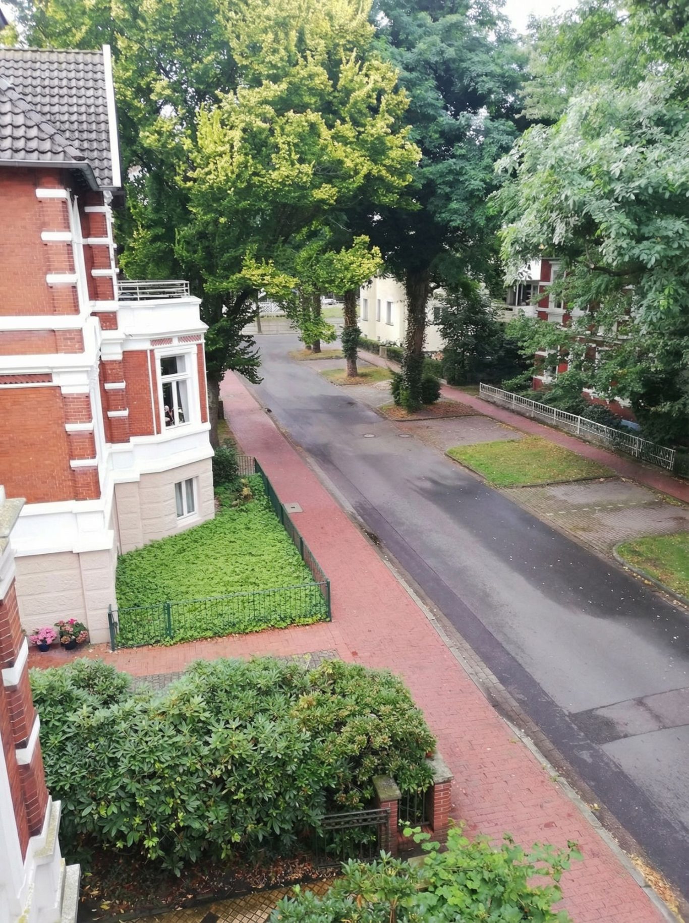 Gebäudeansicht Gebäudeansicht am stilvollen Mehrparteien-Wohnhaus