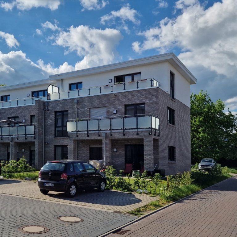 Die Gartenansicht des Wohngebäudes in Oldenburg / Eversten
