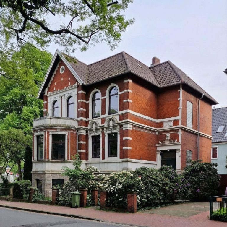 Dieses Foto zeigt die Straßenansicht des Wohngebäudes in Oldenburg / Nadorst