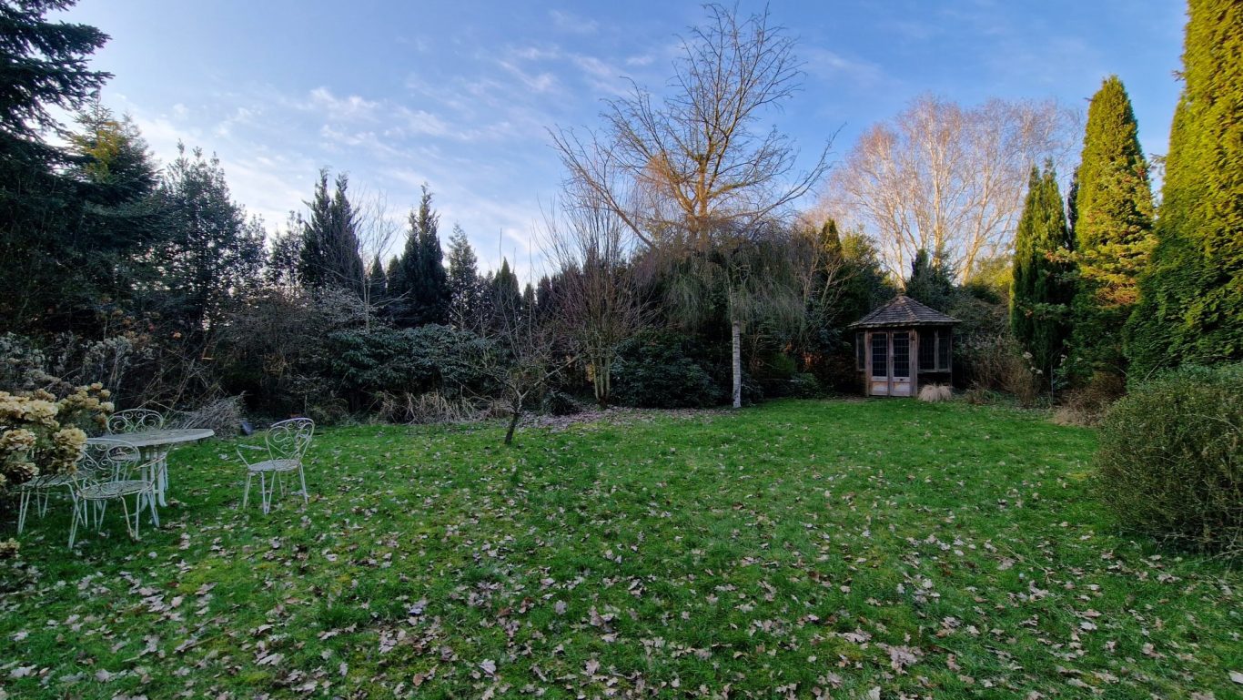 Der hintere und mittlere Bereich Auf diesem Foto wird der hintere und mittlere Bereich gezeigt