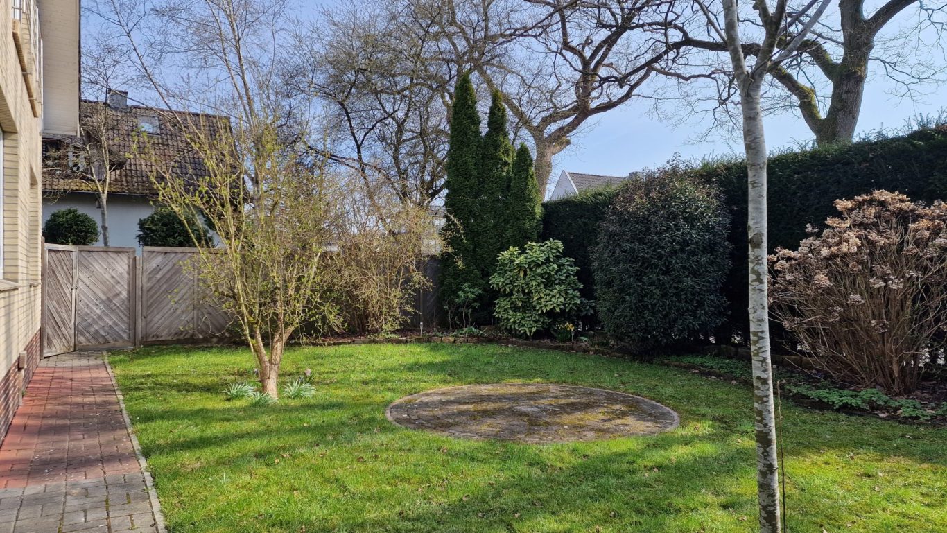 Der vordere Garten Blick in den vorderen Garten