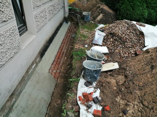 ... Sockel neu verputzen,