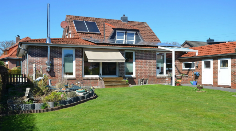 Diese Grafik die Gartenansicht des Wohnhauses in Varel / Obenstrohe