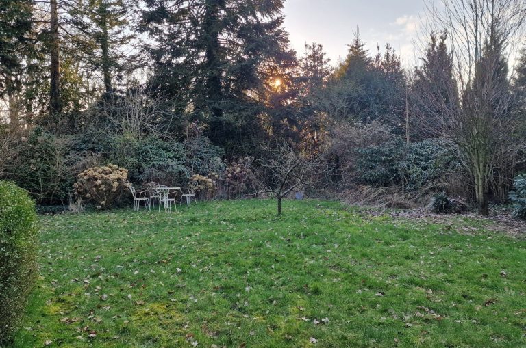 Diese Foto das Gebäude der bereits durch die HEYEN Immobilien vermittelte Baugrundstück in Aurich - Haxtum