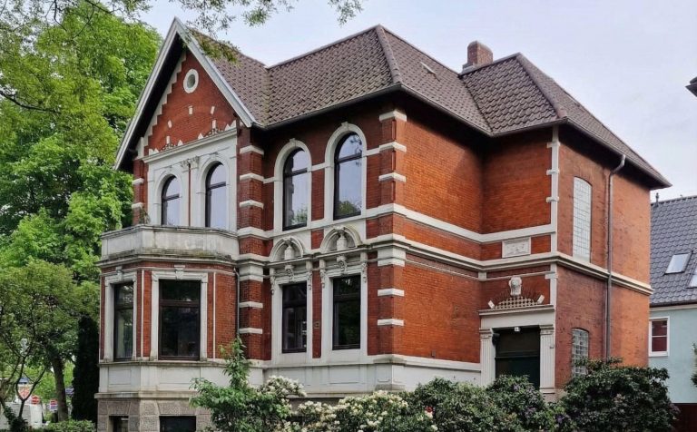 Dieses Foto zeigt das historische Wohnhaus in Alt-Osternburg