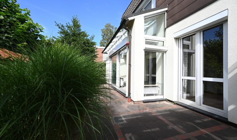 Diese Foto zeigt das bereits durch die HEYEN Immobilien vermittelte Zweifamilien-Wohnhaus in Oldenburg / Bloherfelde